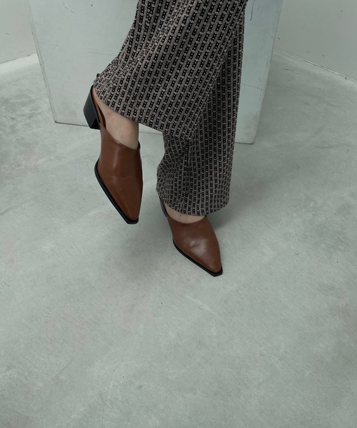 I_am(アイアム)の「chunky mule(パンプス・レディース・ブラック/オフホワイト/キャメル・S/M/L)」の12枚目の写真