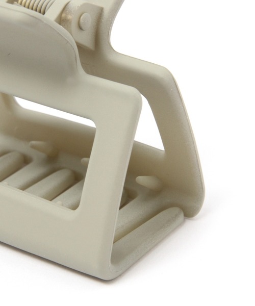 LAKOLE（ラコレ）の「スクエアマットミニヘアクリップ / 238533（バレッタ/ヘアクリップ・レディース・ブラウン/ブルー/オフホワイト/パープル/オリーブ/ライトブルー/サンドグレー/チャコール/クリーム/ブラック/グレー/カーキ・FREE）」の18枚目の写真