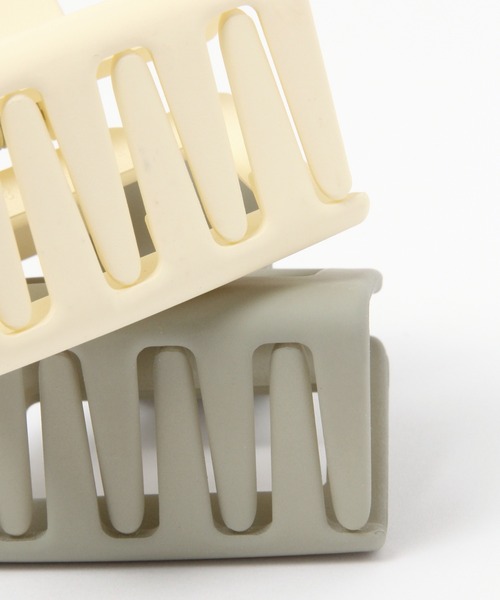 LAKOLE（ラコレ）の「スクエアマットミニヘアクリップ / 238533（バレッタ/ヘアクリップ・レディース・ブラウン/ブルー/オフホワイト/パープル/オリーブ/ライトブルー/サンドグレー/チャコール/クリーム/ブラック/グレー/カーキ・FREE）」の17枚目の写真