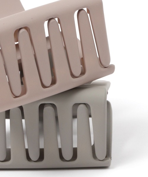 LAKOLE（ラコレ）の「スクエアマットミニヘアクリップ / 238533（バレッタ/ヘアクリップ・レディース・ブラウン/ブルー/オフホワイト/パープル/オリーブ/ライトブルー/サンドグレー/チャコール/クリーム/ブラック/グレー/カーキ・FREE）」の13枚目の写真