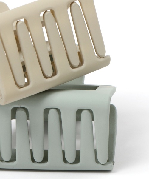 LAKOLE（ラコレ）の「スクエアマットミニヘアクリップ / 238533（バレッタ/ヘアクリップ・レディース・ブラウン/ブルー/オフホワイト/パープル/オリーブ/ライトブルー/サンドグレー/チャコール/クリーム/ブラック/グレー/カーキ・FREE）」の14枚目の写真