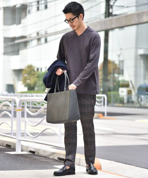 SHIPS(シップス)の「【WEB限定】SHIPS: 形態安定 防シワ加工 テレワーク ビズ Vネック Tシャツ (ロンT) 21FW(Tシャツ/カットソー・メンズ・ホワイト/ダークグレー/ベージュ/ロイヤルブルー・SMALL/MEDIUM/LARGE/X-LARGE/XX-LARGE)」の5枚目の写真