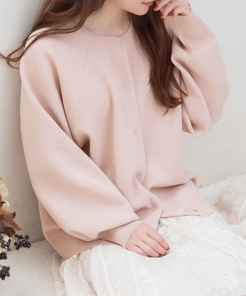 Newlyme（ニューリーミー）の「美肌映えラグランボリュームカーディガン（カーディガン/ボレロ・レディース・ベージュ/パープル/ピンク/ライトグレー/ブラック/アイボリー/ブルー/ブラウン・LL～3L/M-L）」の8枚目の写真