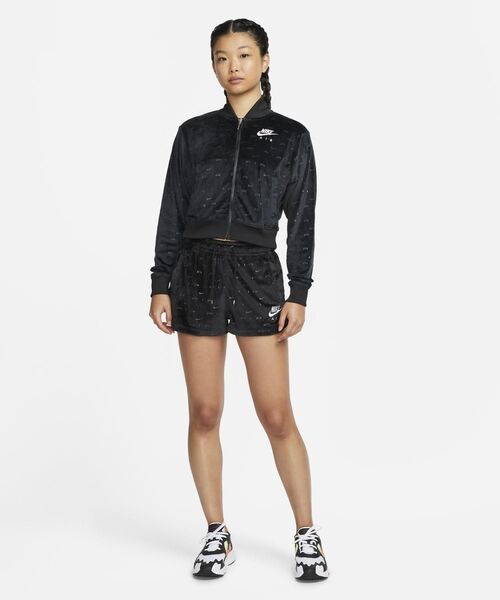 Nike ウィンドブレーカーとショートパンツ セット Nike しみつい ウィンドブレーカーとショートパンツ セット