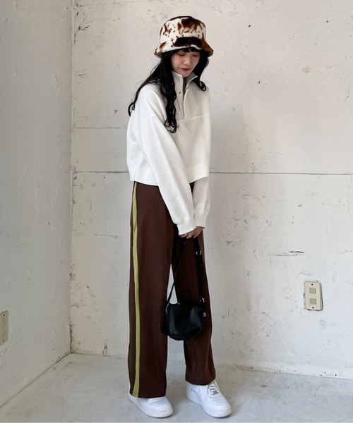 EPIMI E'PIMMY(エピミエピミー)の「ハーフジップ裏毛ショートプルオーバー(スウェット・レディース・ダークブルー/オフホワイト/グリーン/杢グレー・MEDIUM)」の21枚目の写真