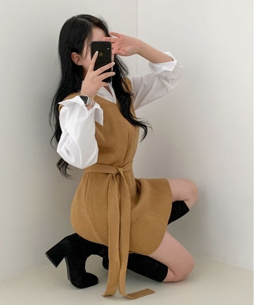 BEIDELLI（ベイデリー）の「[BELLIDE MADE] Vネックニットベストワンピース（ワンピース・レディース・オリーブ/マスタード・FREE）」の2枚目の写真