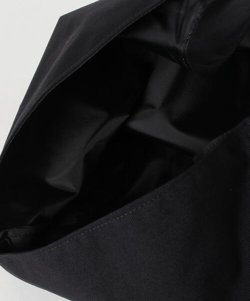 MM6 Maison Margiela（ｴﾑｴﾑｼｯｸｽ ﾒｿﾞﾝ ﾏﾙｼﾞｪﾗ）の「EASTPAK×MM6 Tote MM6（バックパック/リュック・レディース・ブラック・FREE）」の6枚目の写真