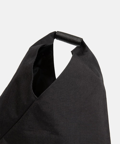 MM6 Maison Margiela（ｴﾑｴﾑｼｯｸｽ ﾒｿﾞﾝ ﾏﾙｼﾞｪﾗ）の「EASTPAK×MM6 Tote MM6（バックパック/リュック・レディース・ブラック・FREE）」の4枚目の写真