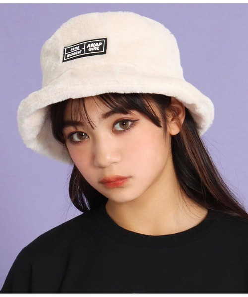 ANAP GiRL(アナップガール)の「ファーバケットハット(ハット・キッズ・ライム/アイボリー/ホワイト×ブラック/ブラック・FREE)」の2枚目の写真