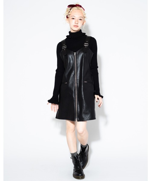 Candy Stripper（キャンディストリッパー）の「BELTED FAKE LEATHER ワンピース（ジャンパースカート・レディース・ブラック/ブルー・2）」の12枚目の写真