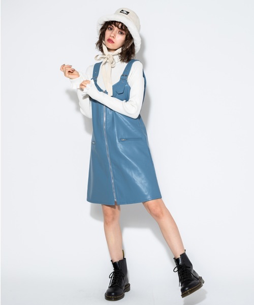 Candy Stripper（キャンディストリッパー）の「BELTED FAKE LEATHER ワンピース（ジャンパースカート・レディース・ブラック/ブルー・2）」の14枚目の写真