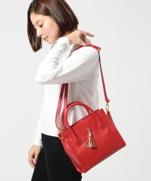 LEPSIM（レプシィム）の「タッセルミニトート　558087（トートバッグ・レディース・ブラック/ライトベージュ/ライトブルー/レッド・FREE）」の4枚目の写真