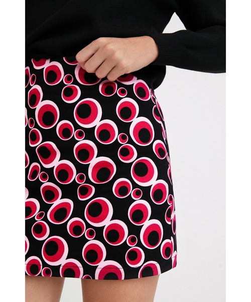 Desigual(デシグアル)の「丸模様 スリムミニスカート ROXANA(スカート・レディース・ブラック・S/M/XS/L/XL)」の8枚目の写真