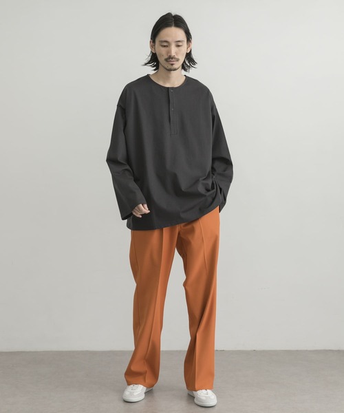 URBAN RESEARCH（アーバンリサーチ）の「オーガニックコットンスリーピングシャツ（Tシャツ/カットソー・メンズ・オフホワイト/ブラック系その他/グリーン系その他・MEDIUM/LARGE）」の18枚目の写真