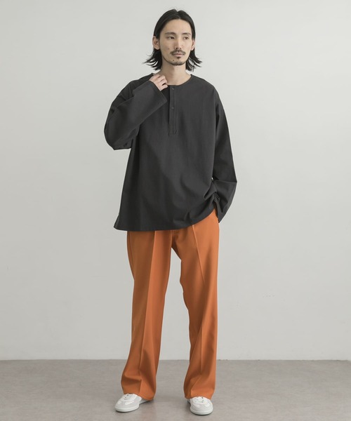 URBAN RESEARCH（アーバンリサーチ）の「オーガニックコットンスリーピングシャツ（Tシャツ/カットソー・メンズ・オフホワイト/ブラック系その他/グリーン系その他・MEDIUM/LARGE）」の8枚目の写真