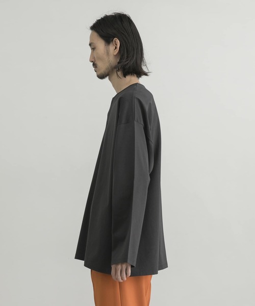 URBAN RESEARCH（アーバンリサーチ）の「オーガニックコットンスリーピングシャツ（Tシャツ/カットソー・メンズ・オフホワイト/ブラック系その他/グリーン系その他・MEDIUM/LARGE）」の19枚目の写真