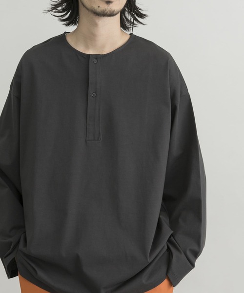 URBAN RESEARCH（アーバンリサーチ）の「オーガニックコットンスリーピングシャツ（Tシャツ/カットソー・メンズ・オフホワイト/ブラック系その他/グリーン系その他・MEDIUM/LARGE）」の6枚目の写真