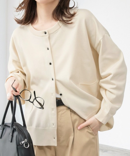 BONLECILL(ボンルシール)の「クルーネック ポケット付きオーバーサイズカーディガン(カーディガン/ボレロ・レディース・ブラック/ピンク/ブルー/グリーン/アイボリー/レッド/ブラック系その他・FREE)」の2枚目の写真