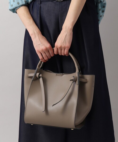 SOUP(スープ)の「◆ベルテッドバッグ(ハンドバッグ・レディース・サンドベージュ/ネイビー・00)」の9枚目の写真