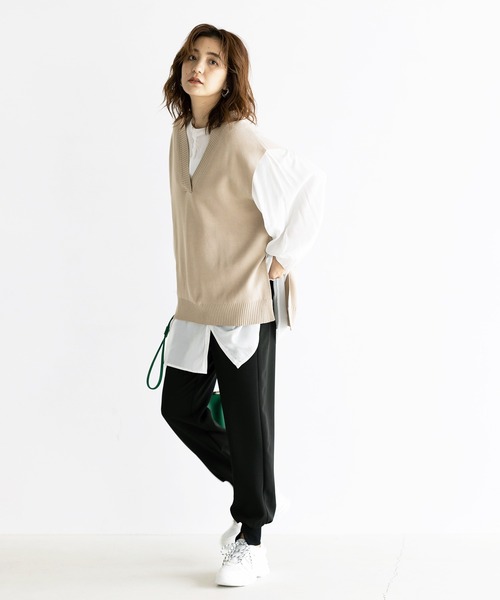 GeeRA(ジーラ)の「ゆるVネックきれいめニットベスト(ニット/セーター・レディース・ブラック/ベージュ・MEDIUM/LARGE/X-LARGE)」の9枚目の写真