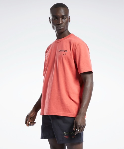 Reebok(リーボック)の「クラシックス Tシャツ / Classics T-Shirt /(Tシャツ/カットソー・メンズ・アーミー/レッド系その他/ブラック・SMALL/LARGE/MEDIUM/X-SMALL/XXX-LARGE/XX-LARGE/X-LARGE)」の9枚目の写真