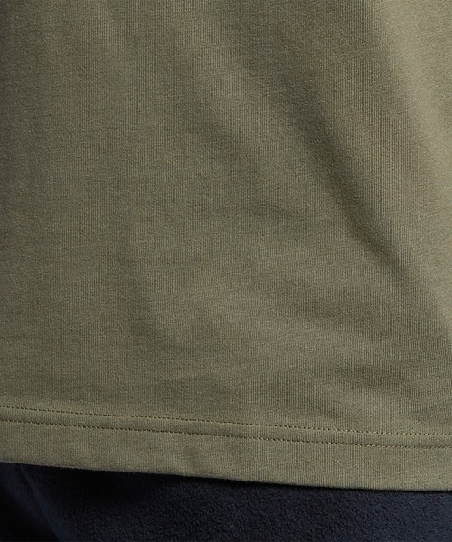 Reebok(リーボック)の「クラシックス Tシャツ / Classics T-Shirt /(Tシャツ/カットソー・メンズ・アーミー/レッド系その他/ブラック・SMALL/LARGE/MEDIUM/X-SMALL/XXX-LARGE/XX-LARGE/X-LARGE)」の4枚目の写真