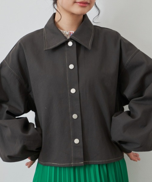 MERLOT（メルロー）の「ボリューム袖ツイルシャツJK（デニムジャケット・レディース・ホワイト/チャコールグレー/ライトブルー・FREE）」の2枚目の写真