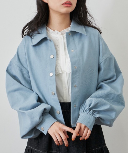 MERLOT（メルロー）の「ボリューム袖ツイルシャツJK（デニムジャケット・レディース・ホワイト/チャコールグレー/ライトブルー・FREE）」の3枚目の写真