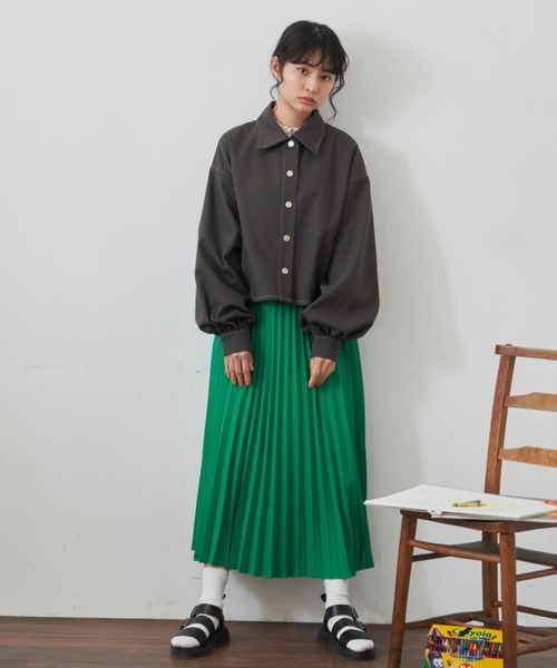 MERLOT（メルロー）の「ボリューム袖ツイルシャツJK（デニムジャケット・レディース・ホワイト/チャコールグレー/ライトブルー・FREE）」の15枚目の写真