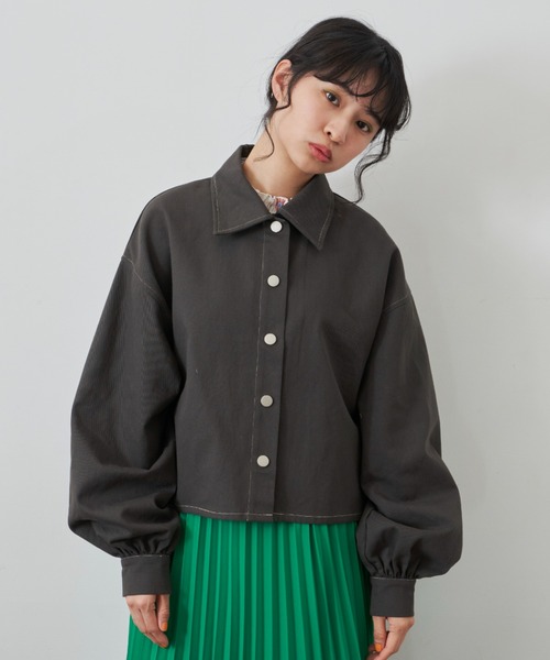 MERLOT（メルロー）の「ボリューム袖ツイルシャツJK（デニムジャケット・レディース・ホワイト/チャコールグレー/ライトブルー・FREE）」の9枚目の写真