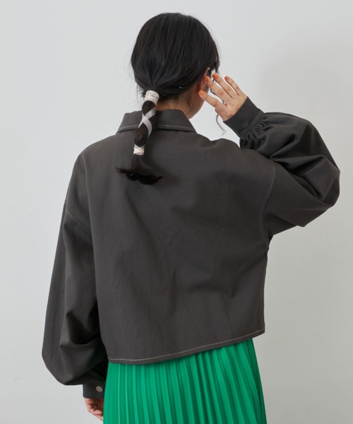 MERLOT（メルロー）の「ボリューム袖ツイルシャツJK（デニムジャケット・レディース・ホワイト/チャコールグレー/ライトブルー・FREE）」の13枚目の写真