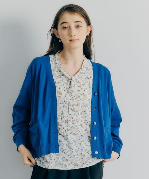 YECCA VECCA（イェッカヴェッカ）の「Ｖネック7分袖カーディガン（カーディガン/ボレロ・レディース・ネイビー/ピンク/ブルー/アイボリー・FREE）」の4枚目の写真