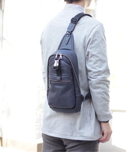 Bianchi(ビアンキ)の「Bianchi ビアンキ ボディバッグ LBPS-12(ボディバッグ/ウエストポーチ・メンズ・キャメル/ブラック×ホワイト/ブラック/ネイビー・ONE SIZE)」の11枚目の写真