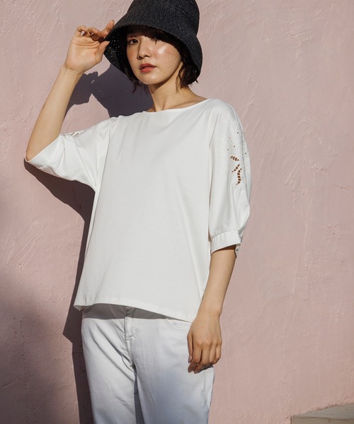 couture brooch（クチュールブローチ）の「◆【新色追加入荷！！】UVケア/接触冷感/洗える　フラワー刺繍ドルマンスリーブプルオーバー（Tシャツ/カットソー・レディース・ブラック/オフホワイト/サックスブルー/ベビーピンク/ブラック系2/黄緑系/ピンク系その他/ホワイト系9/ブラック系7/ライトグレー系7・40/38/42/36）」の15枚目の写真