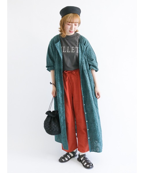Samansa Mos2(サマンサ モスモス)の「ロゴ刺繍フレンチスリーブTシャツ(Tシャツ/カットソー・レディース・オフホワイト/グリーン/ベージュ/チャコール・フリ-)」の12枚目の写真