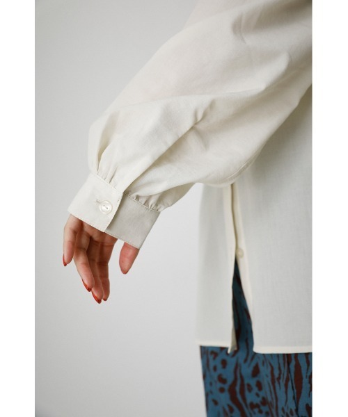 AZUL by moussy（アズールバイマウジー）の「LINEN LIKE COLOR SHIRT/リネンライクカラーシャツ（シャツ/ブラウス・レディース・オレンジ系その他/ライトブルー/オフホワイト・SMALL/MEDIUM）」の5枚目の写真