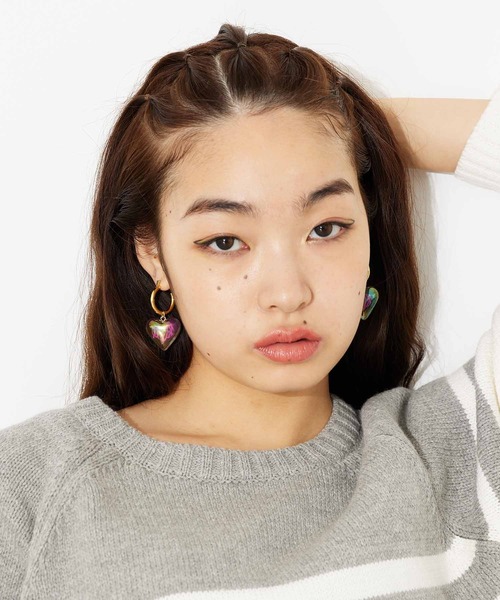 X-girl(エックスガール)の「CLEAR HEART EARRINGS(ピアス(両耳用)・レディース・シルバー/ゴールド・ONE SIZE)」の3枚目の写真