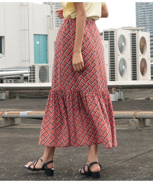 Settimissimo(セッティミッシモ)の「クロスライン切替ティアードスカート(スカート・レディース・オレンジ/グリーン・M)」の16枚目の写真