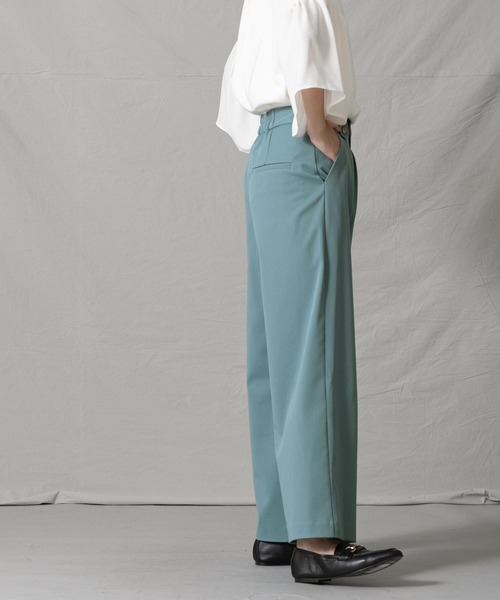 Gready Brilliant（グレディブリリアン）の「ＴＲツイルタックセミワイドパンツ（その他パンツ・レディース・グレイッシュベージュ/ブルーグリーン・38/36）」の10枚目の写真