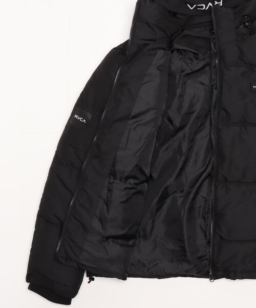 RVCA(ルーカ)の「RVCA メンズ VISOR HOODED PUFFER ジャケット【2022年秋冬モデル】/ルーカアウター(ブルゾン・メンズ・ブラック/イエロー系その他/パープル系その他/ブルー系その他・SMALL/MEDIUM/LARGE/X-LARGE)」の6枚目の写真