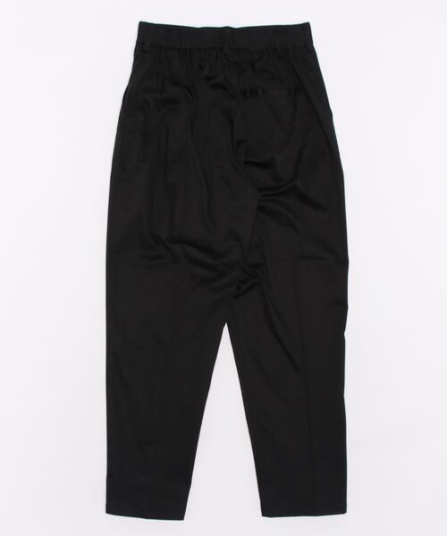 Q（キュー）の「イージーテーパードパンツ（その他パンツ・レディース・ブラック/カーキ・MEDIUM）」の9枚目の写真