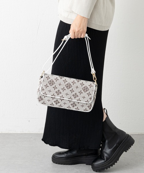 russet(ラシット)の「カラーパイピングショルダーバッグ(CE-589)(ショルダーバッグ・レディース・ホワイト/ピンク/イエロー/イエロー系その他/ベージュ/ライトグレー・FREE)」の17枚目の写真