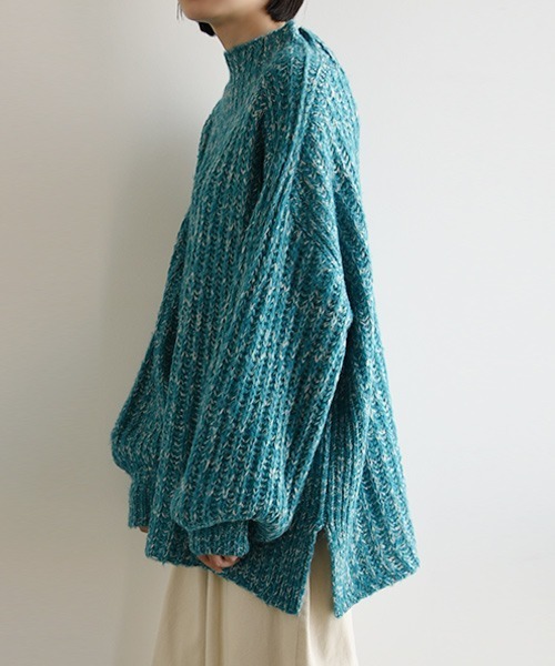 and it_（アンドイット）の「ローゲージミックスカラーニット（ニット/セーター・レディース・ベージュ/ブラック/ブルー・M/L）」の4枚目の写真