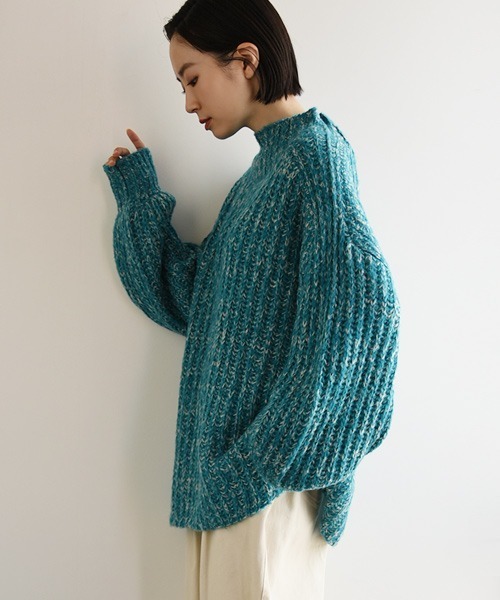 and it_（アンドイット）の「ローゲージミックスカラーニット（ニット/セーター・レディース・ベージュ/ブラック/ブルー・M/L）」の6枚目の写真