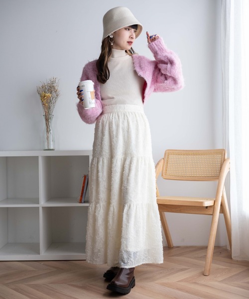 WEGO（ウィゴー）の「WEGO/フラワーシャギーティアードスカート（スカート・レディース・アイボリー/ブラック・FREE）」の4枚目の写真