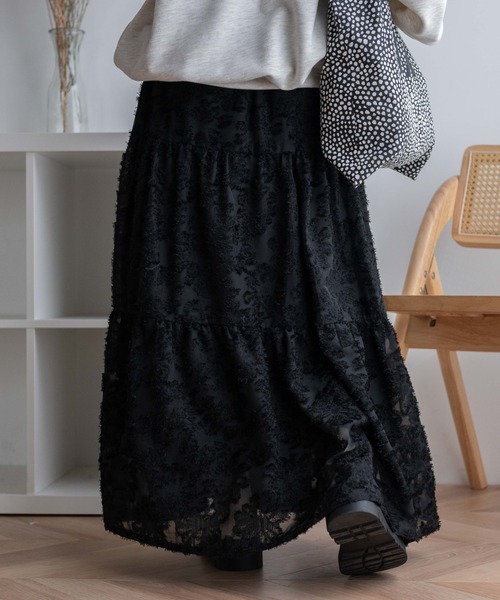 WEGO（ウィゴー）の「WEGO/フラワーシャギーティアードスカート（スカート・レディース・アイボリー/ブラック・FREE）」の6枚目の写真