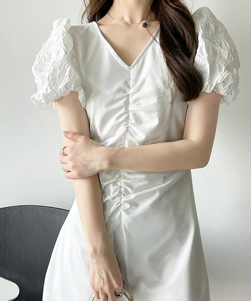 Girly Doll(ガーリードール)の「パフスリーブギャザーフレンチミニワンピース(ワンピース・レディース・ブラック/ホワイト・F)」の9枚目の写真