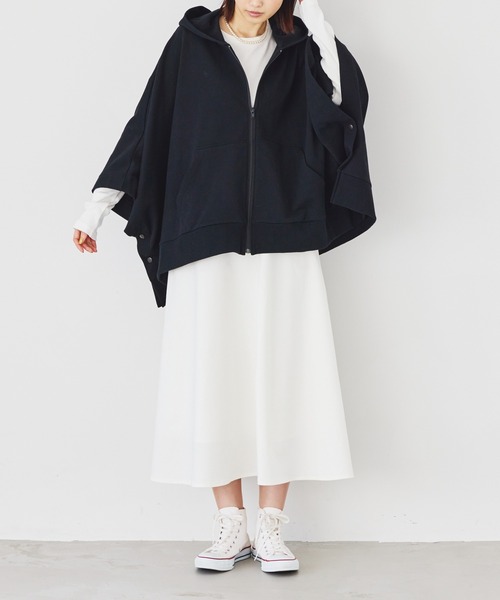 russet（ラシット）の「スウェットポンチョ(O-063)（パーカー・レディース・ブラック/ネイビー/ホワイト・FREE）」の4枚目の写真