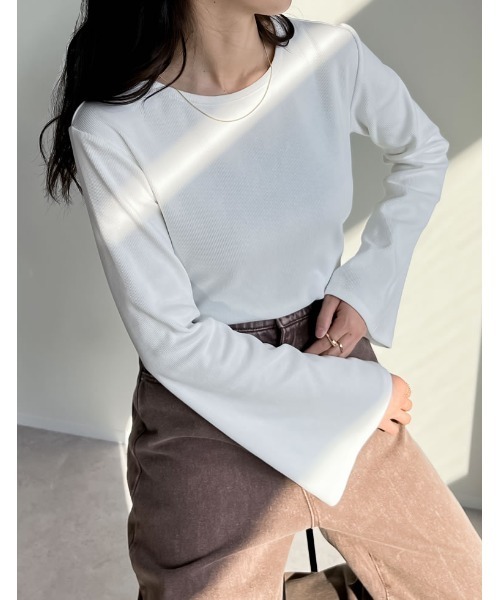 初秋に‼️ADORE フレアスリーブ　白カットソー素敵です！ 初秋に‼️ADORE フレアスリーブ 白カットソー素敵です！ 初秋に