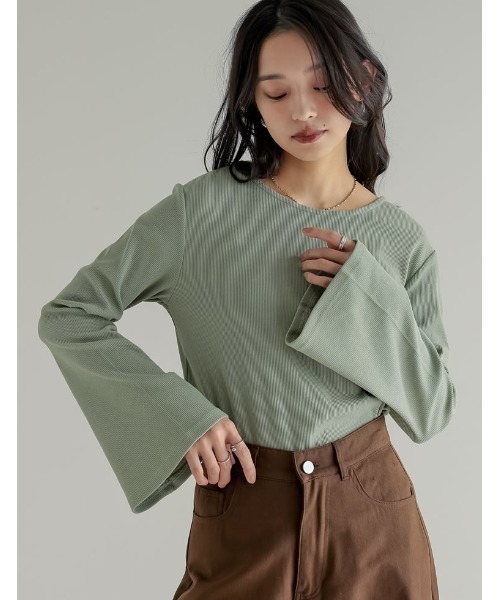 Re:EDIT（リエディ）の「[新色追加][累計販売枚数2.2万枚突破]クルーネックフレアスリーブリブカットソートップス（Tシャツ/カットソー・レディース・ブラック×ホワイト/ブラック/ホワイト/ホワイト×ブラック/イエロー/ブルー/グレー/ブラック系その他/グリーン/ホワイト系その他/グレー系その他/グリーン系その他/ホワイト系その他2/ブラウン/グレイッシュベージュ・MEDIUM/LARGE）」の16枚目の写真